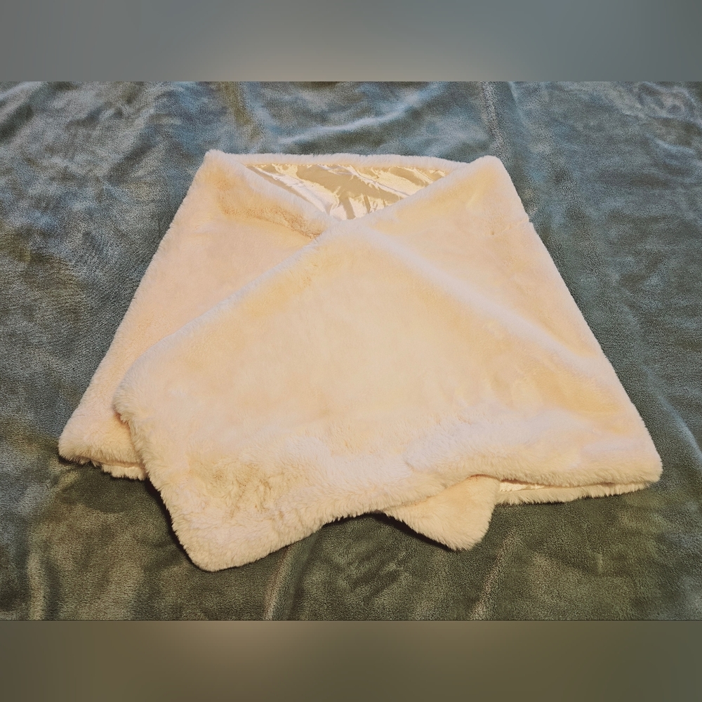 Ivory faux fur shaw